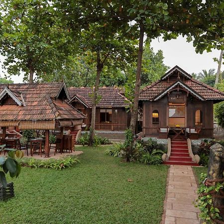 Samiira On Ashtamudi Lake 科兰 外观 照片